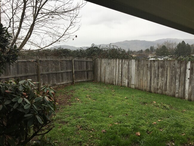 Building Photo - lynd04