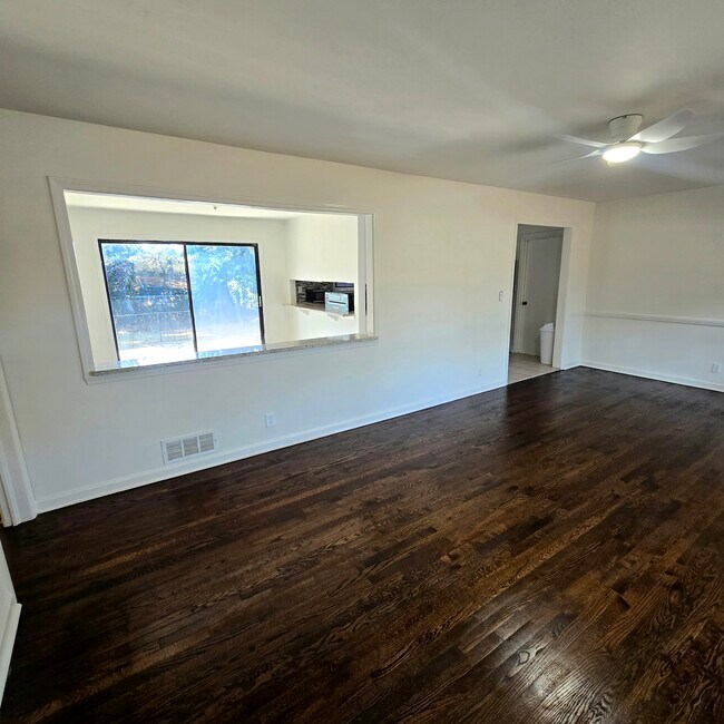 Building Photo - 1831 Shepherd Cir SW