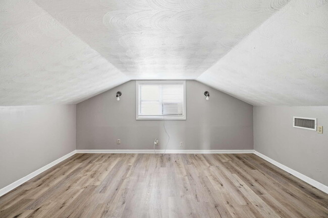 Building Photo - 2416 30th St