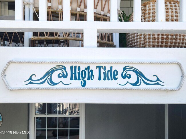 Building Photo - The Tides