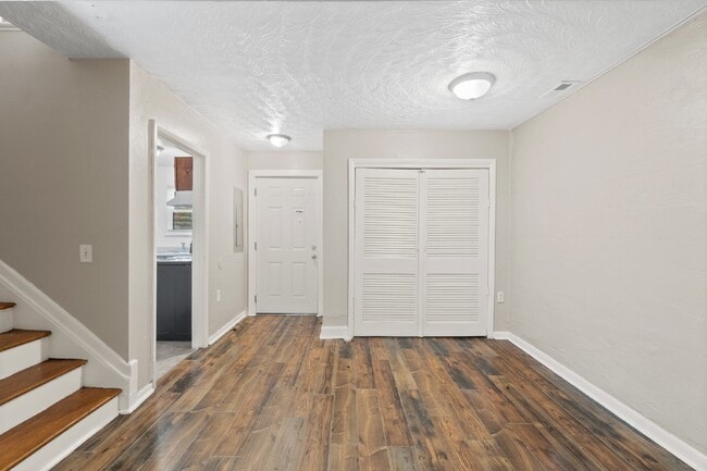 Building Photo - 3 BEDROOM BRICK TOWNHOME FOR RENT IN NORFOLK