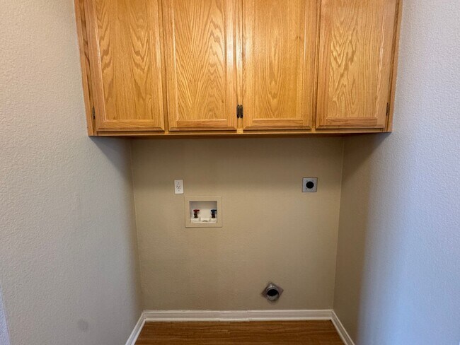 Building Photo - 3805 Ys Pak Ct