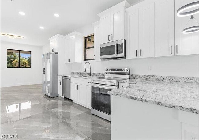 Building Photo - 4405 E 18th St