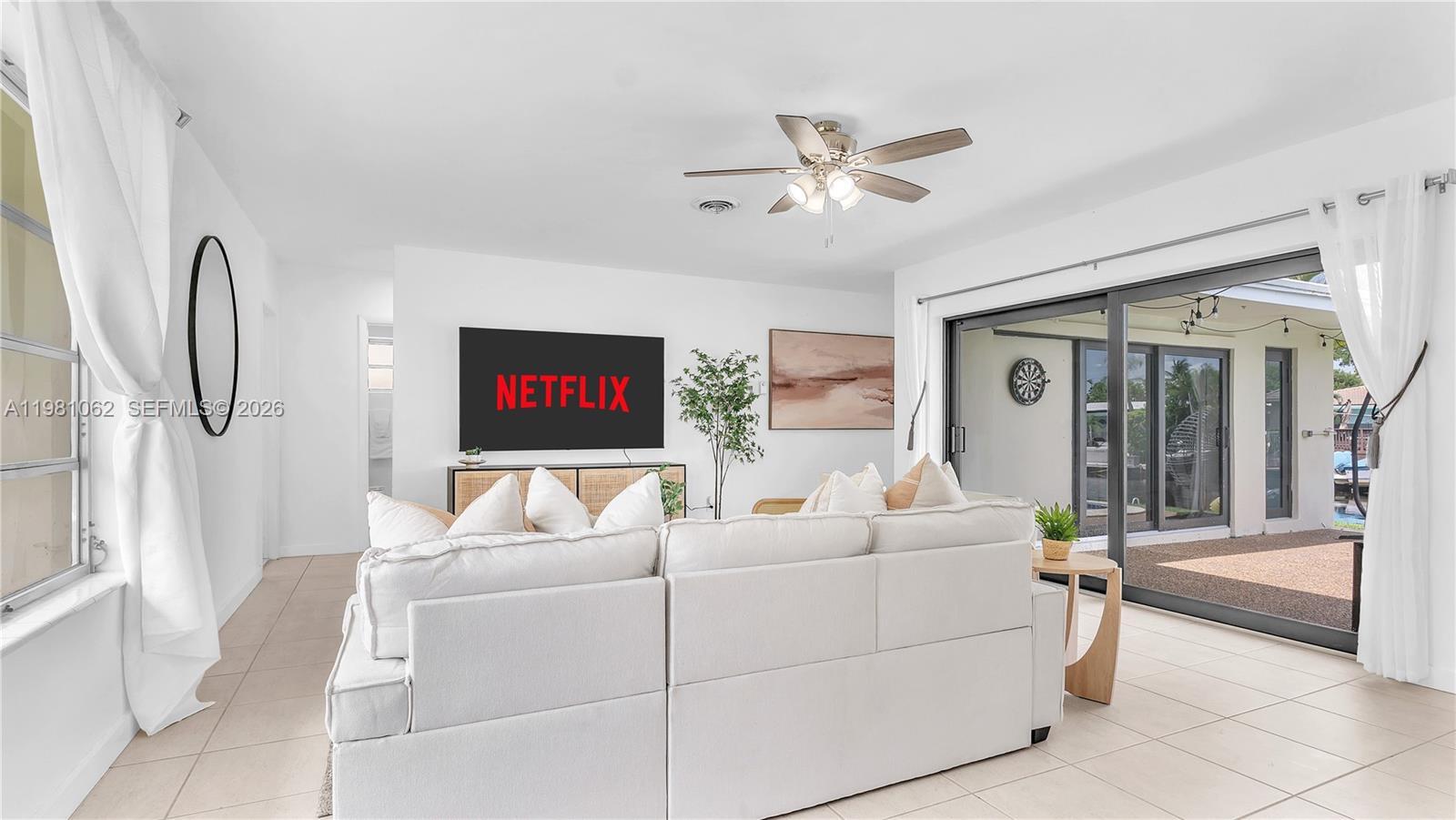 Building Photo - 151 SE 9th Ct