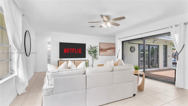 Building Photo - 151 SE 9th Ct