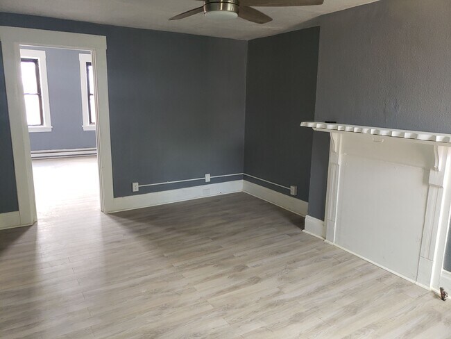 Building Photo - 84 S 15th St