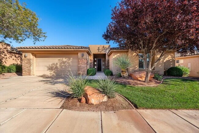 Building Photo - This beautiful Gem is ready for you to move into now.  Stunning views, spacious floor plan. Call ...