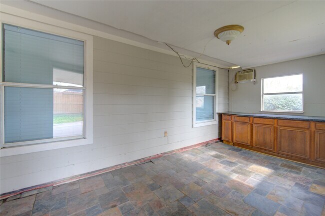 Building Photo - 14802 Newton Falls Ln