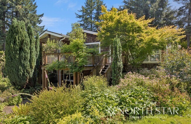 Building Photo - A Private Paradise Near Downtown