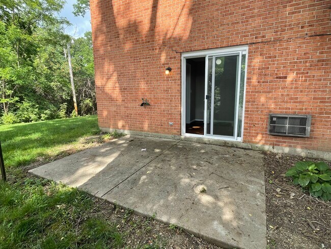 Building Photo - 5353 Dunmore Dr