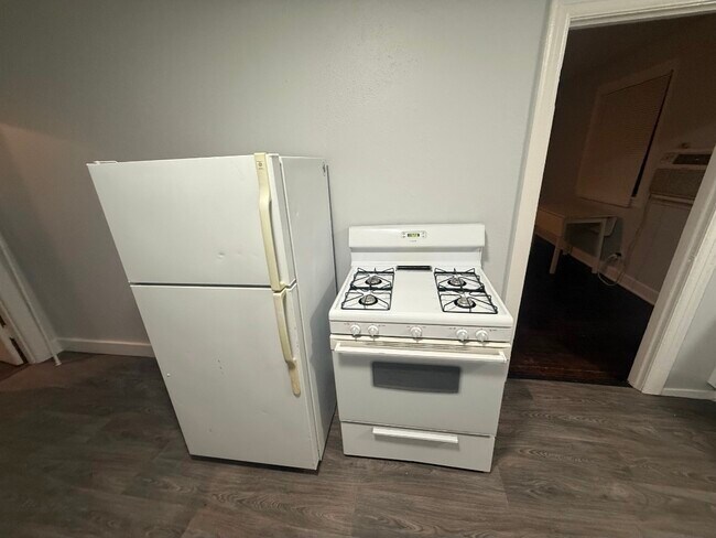 Building Photo - 3221 Wolfe St