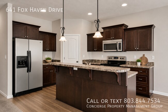 Building Photo - 641 Fox Haven Dr