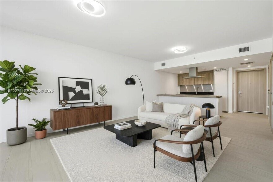 Building Photo - 1000 Brickell Plz