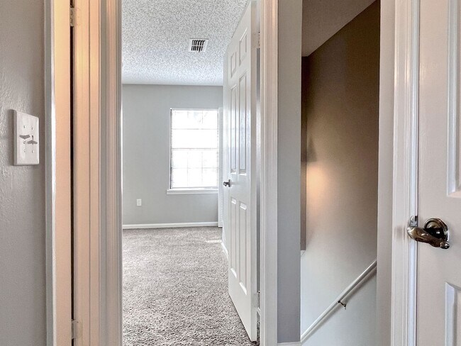 Building Photo - Two-Bedroom End Unit Townhome