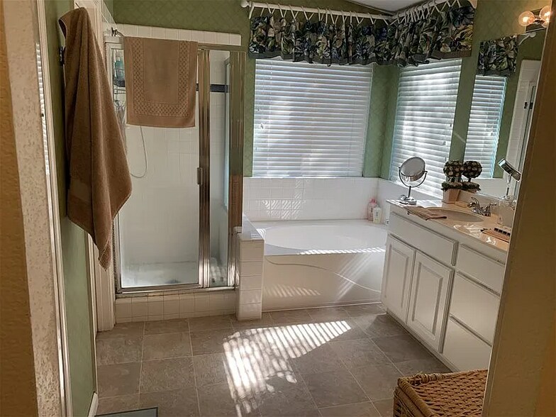 Building Photo - 3350 Via Verde Terrace