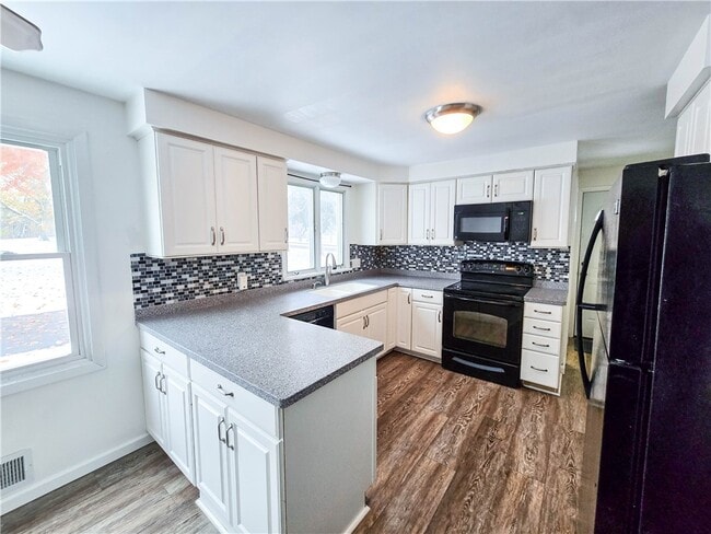 Building Photo - 512 Bromley Rd