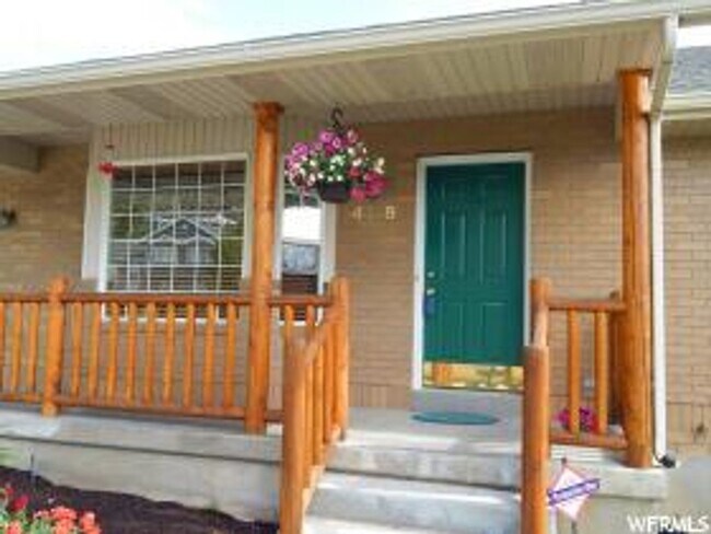 Building Photo - 458 E 900 N