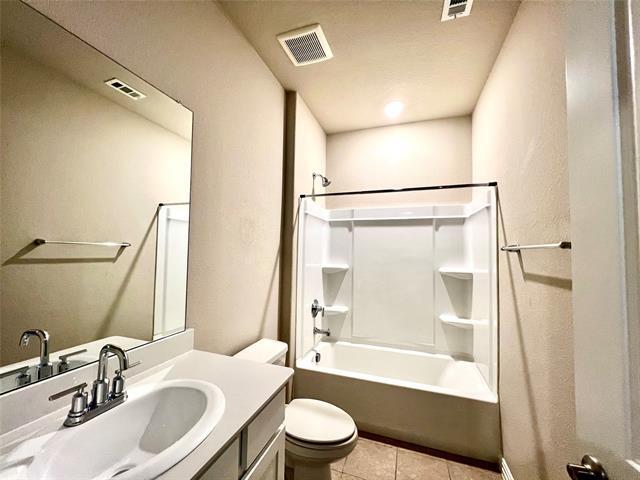 Building Photo - 633 Hidden Cove Dr