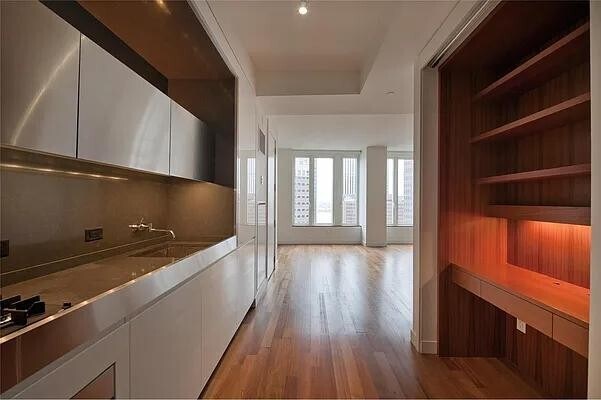 Building Photo - 15 S William St