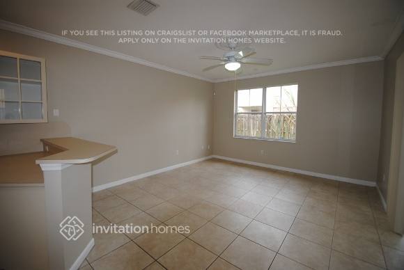 Building Photo - 2302 SW 125th Ave