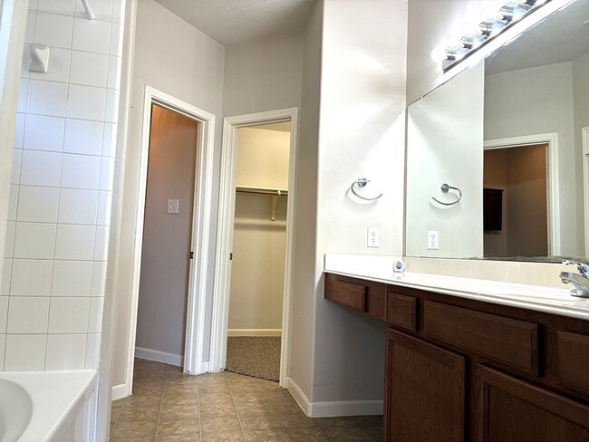 Building Photo - 3418 Cypress Landing Ct