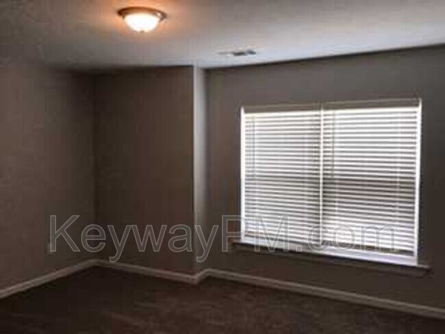 Building Photo - 3060 Lobella Dr