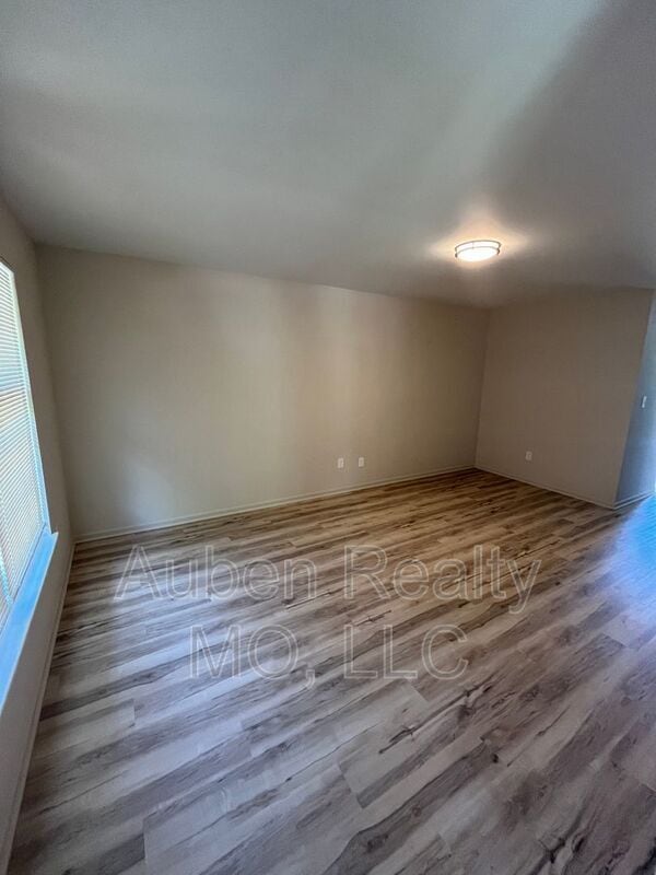 Building Photo - 3306 NW Mill Dr