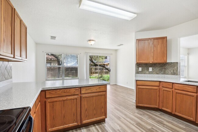 Building Photo - 16216 Ike Ln