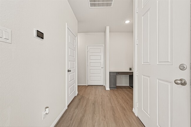 Building Photo - 27922 Western Crk Ct