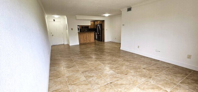 Building Photo - 650 Coral Wy
