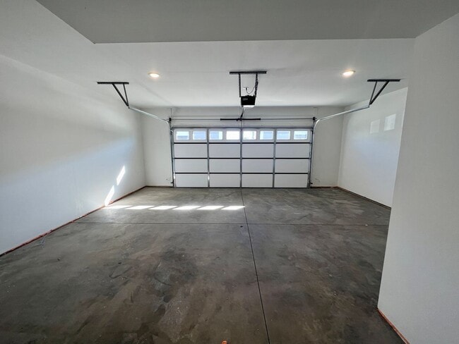 Building Photo - 4125 24th Street Rd