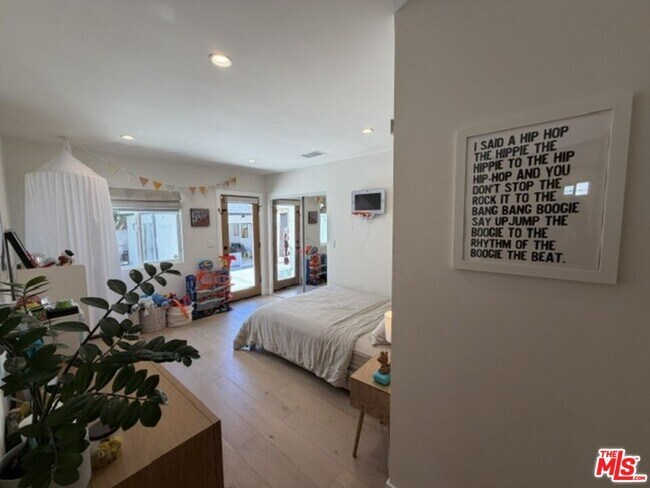 Building Photo - 1768 S Fairfax Ave