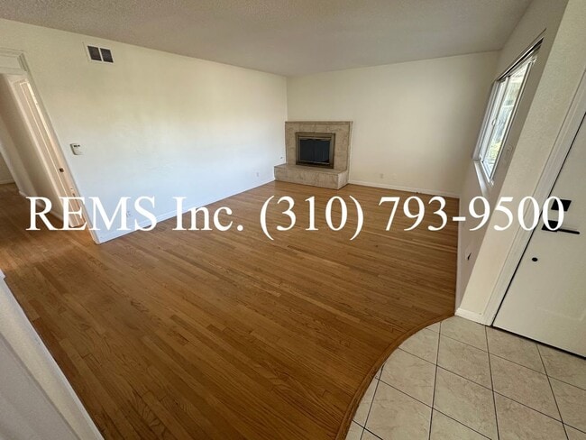 Building Photo - Beautifully Updated Home with 2-Car Garage & Large Bonus Family Room