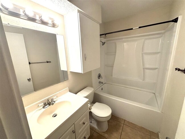 Building Photo - 411 Live Oak St