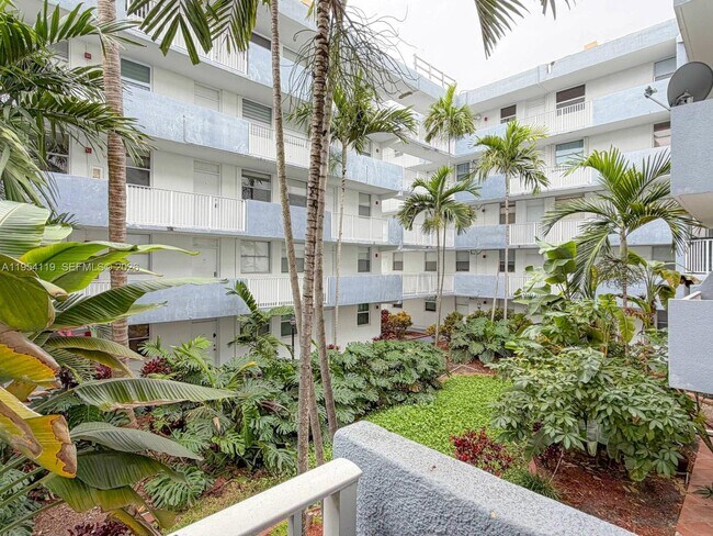 Building Photo - 1801 S Treasure Dr