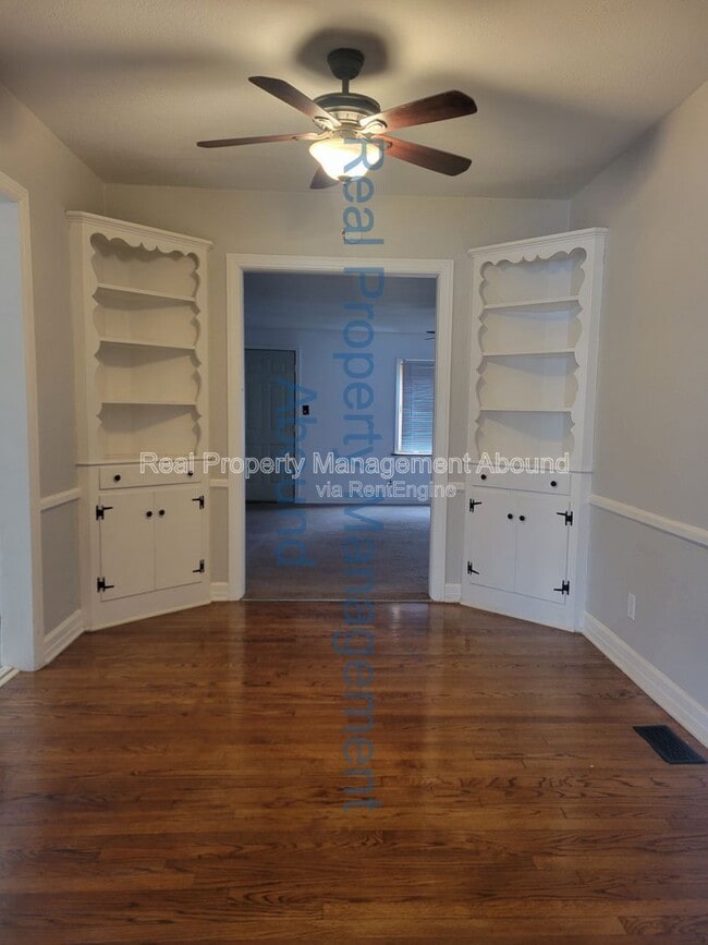 Building Photo - 1415 S New Haven Ave