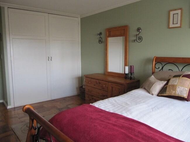 Building Photo - 2 Hawthorne Pl