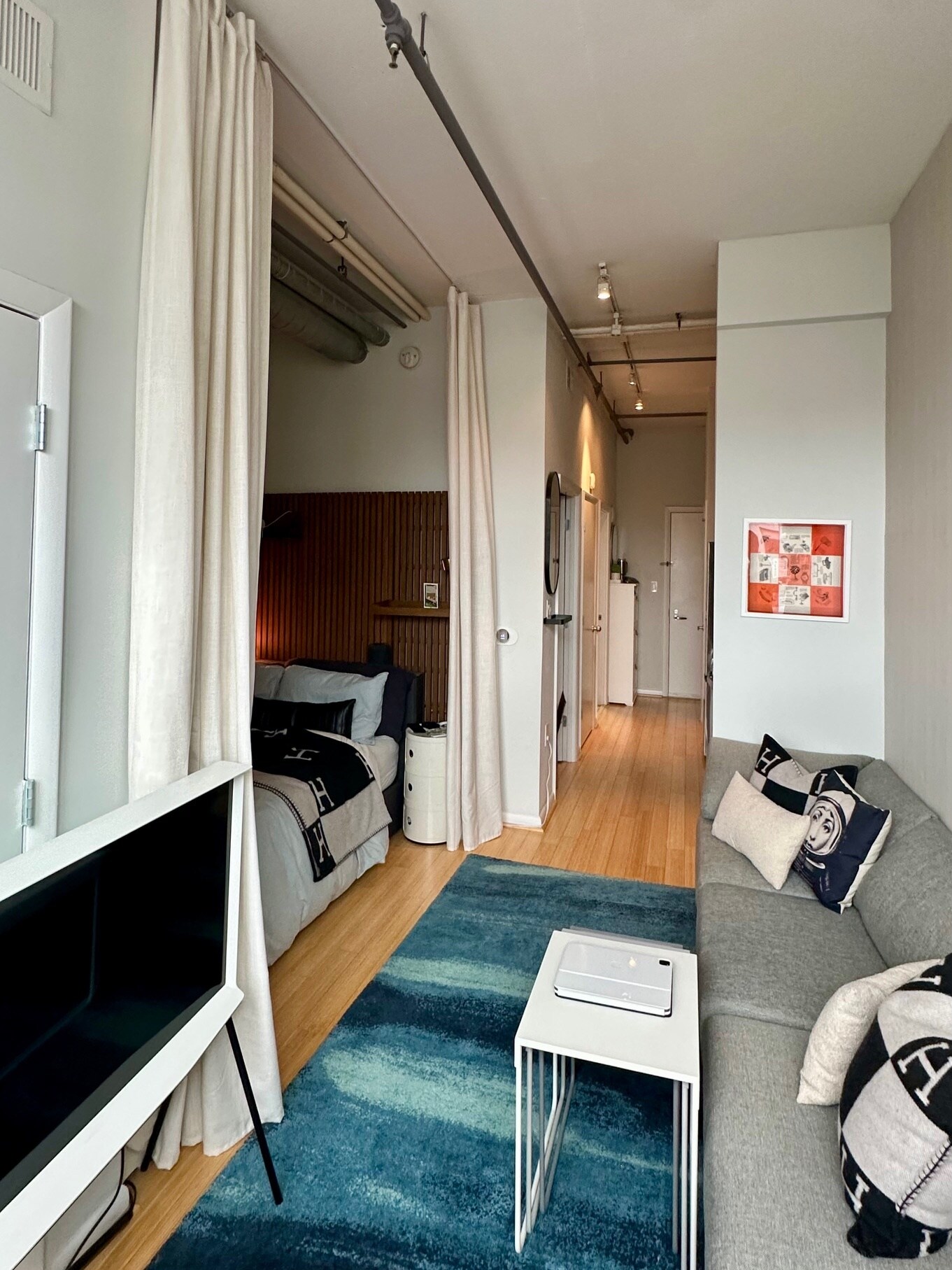 Lots of decorating options - 1300 N St NW