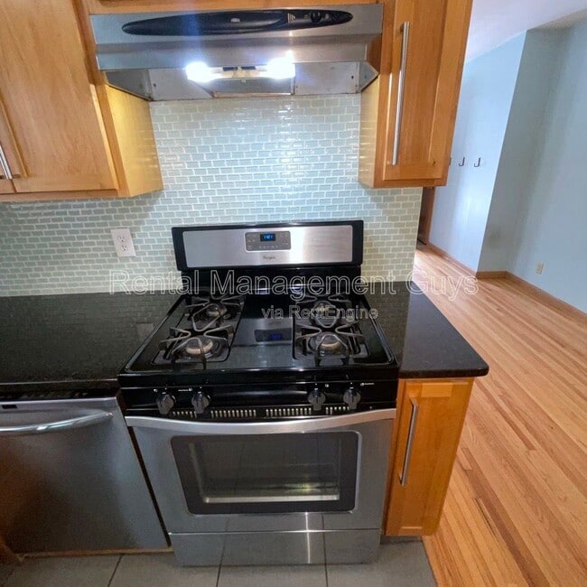 Building Photo - 5743 Xerxes Ave S