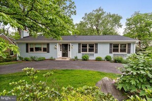 Curbside view - 5336 Wapakoneta Rd