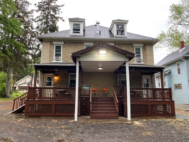 Building Photo - 33 Maple Ave