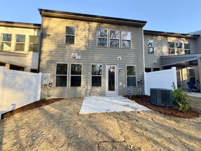 Building Photo - 2126 Maggie Vly Dr