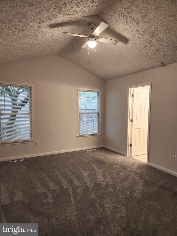 Building Photo - 22226 Valleyview Dr