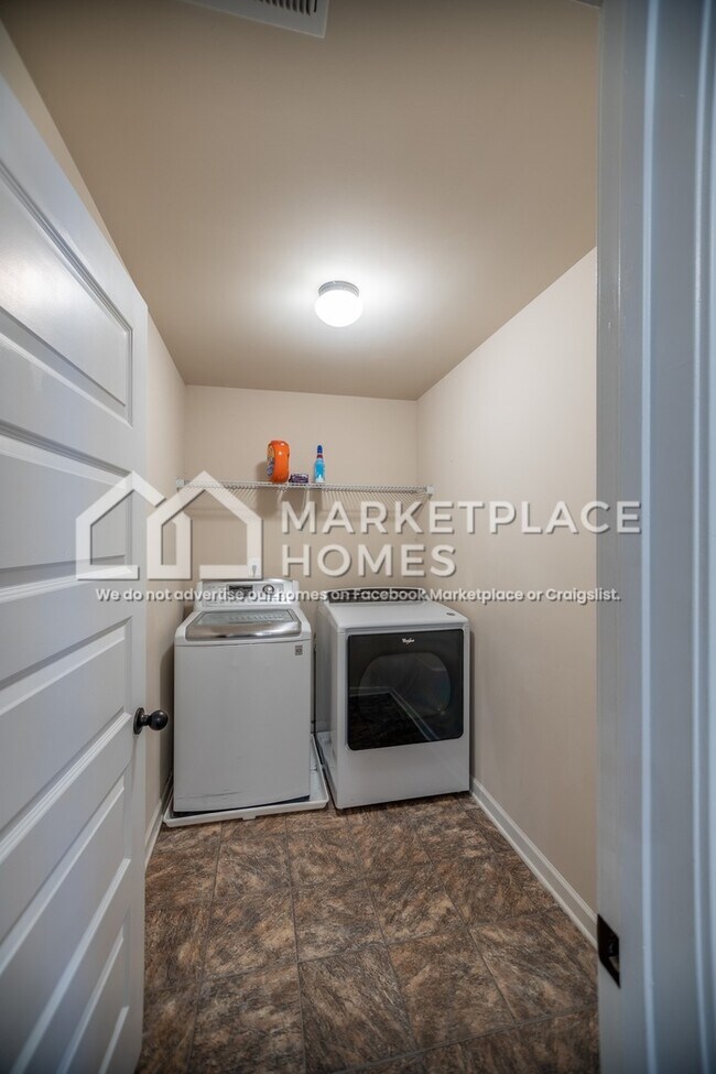 Building Photo - 3333 Grove Landing Cir