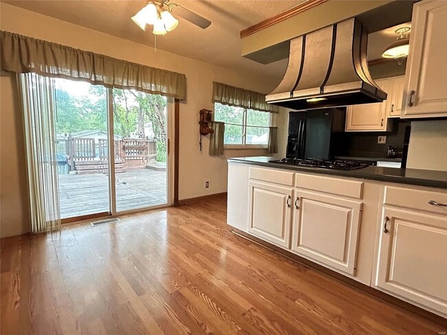 Building Photo - 840 Campion Ln