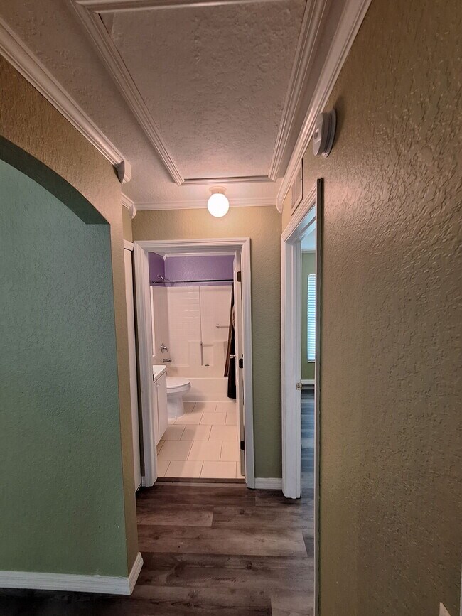 Building Photo - "Charming 3-Bed, 2-Bath Retreat on Lychee Court in Punta Gorda – Your Perfect 1,224 Sq Ft Getaway!"