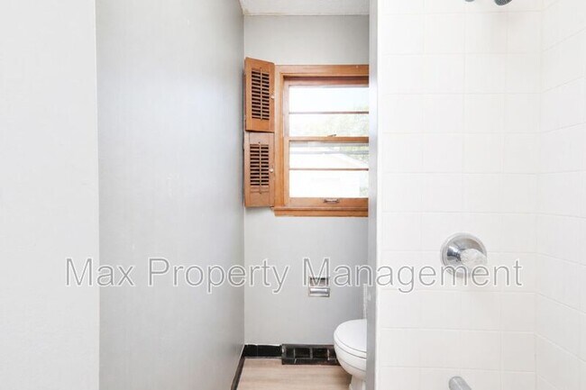 Building Photo - 4414 63rd St