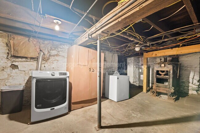 Building Photo - 3053 Brereton St