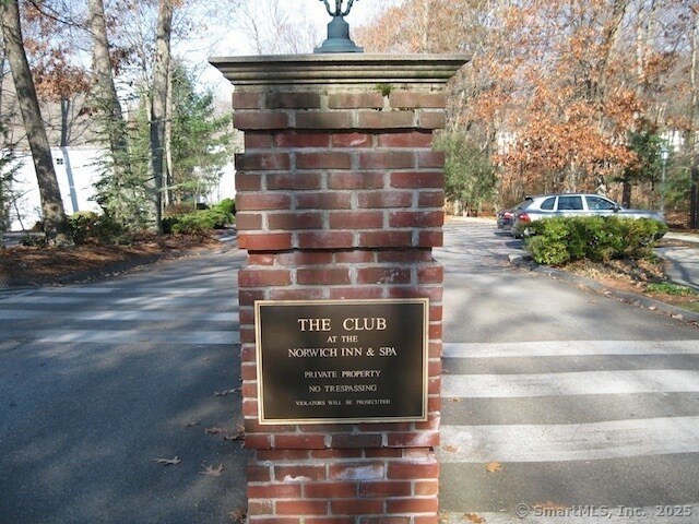 Building Photo - 1623 Old Pond Ln