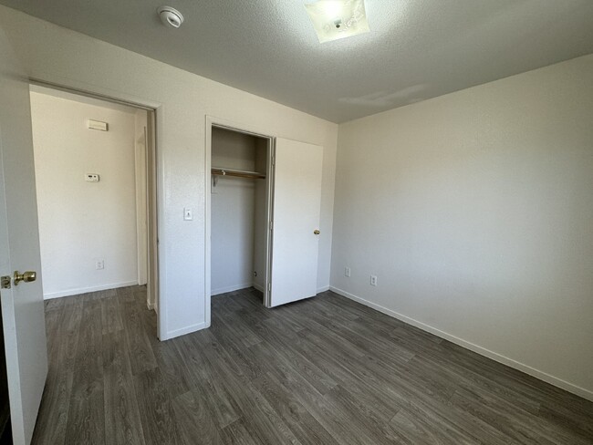 Building Photo - Move-in Ready 2-Bed, 2-Bath Townhouse in D...